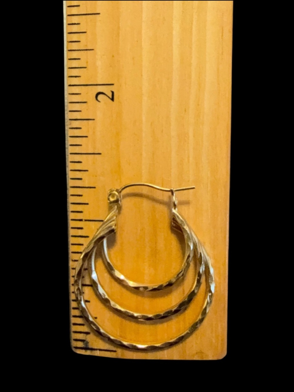 Vintage 1980’s Solid 14k Gold Twisted Triple Hoop Earrings 1.25”, 2.8g - Picture 4 of 4
